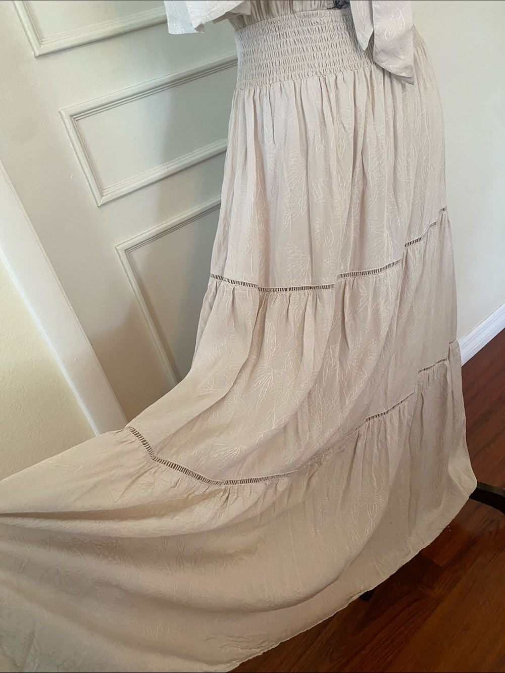 LoveStitch Ivory Beige Floral Jacquard Tie-Back Smocked Maxi Dress M - Picture 7 of 16